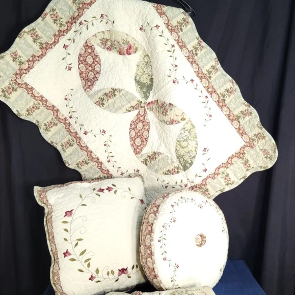 2 Quilted Floral Shams and 2 Throw Pillows